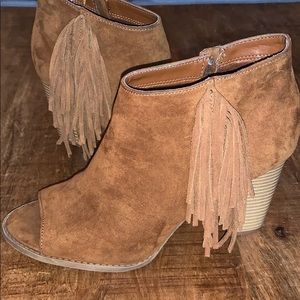LIKE NEW! Brown peep toe fringe booties